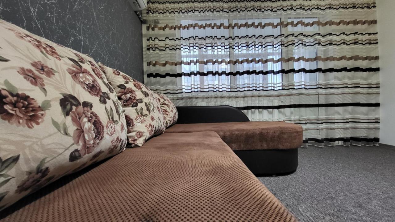 Apartament Navi Onesti Exterior foto
